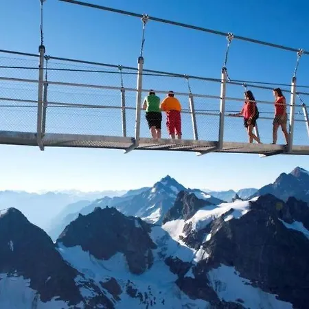 شقة Sleeps 6 Wifi